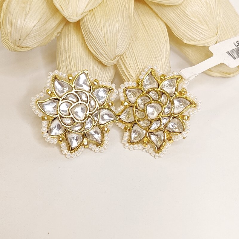 Devanshi paachi kundan sun studs in gold