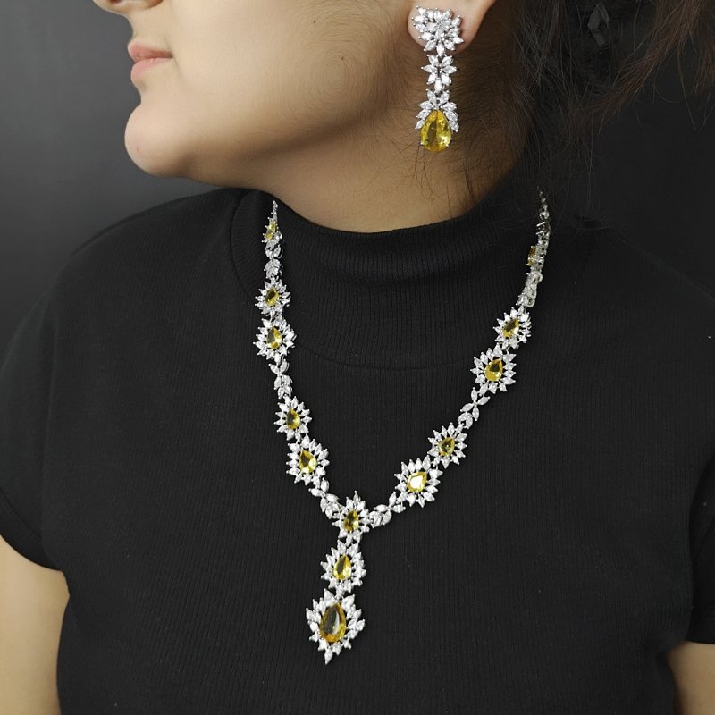 Ruhika citrine set detail