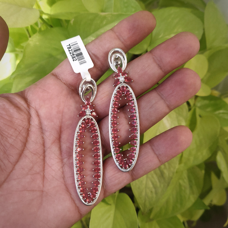 Mayra wine earrings detail