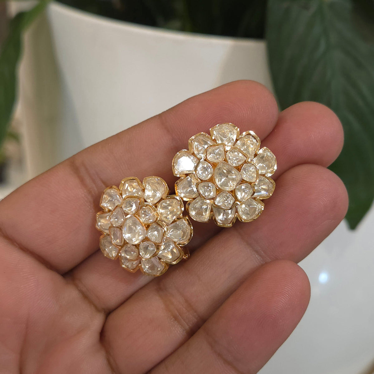 Smriti moissanite polki studs detail