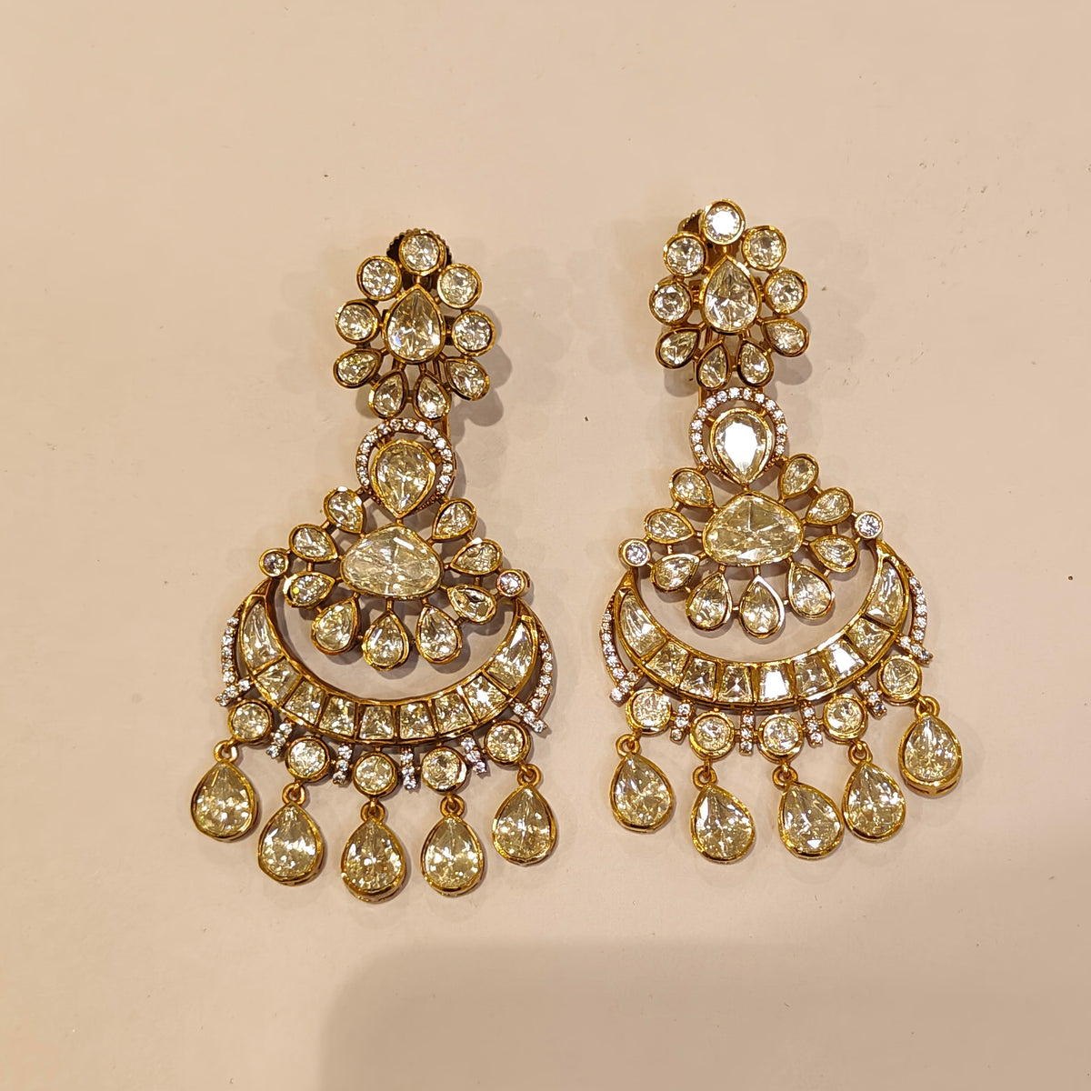 Madhavi moissanite polki chaandbali detail