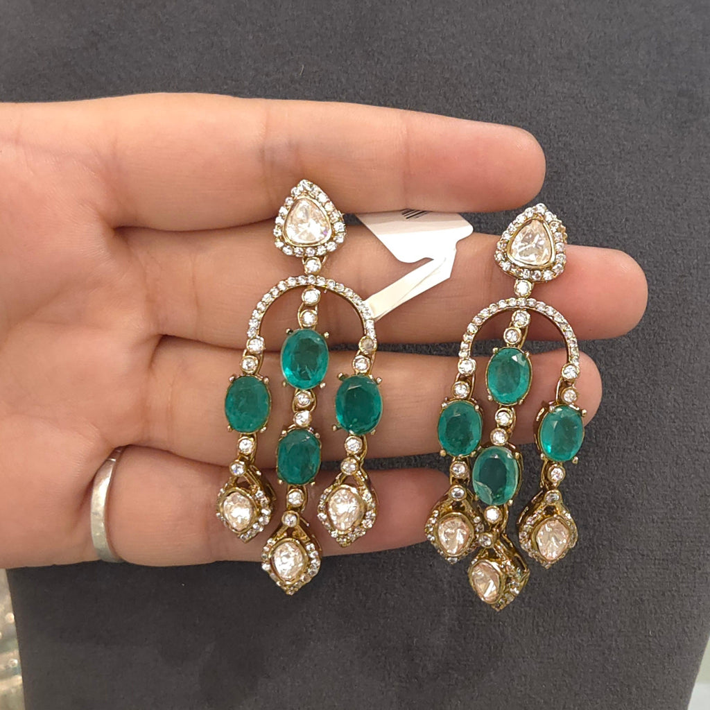 Nikita polki earrings detail