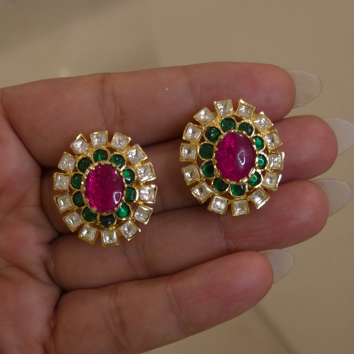 Mira moissanite polki floral studs detail