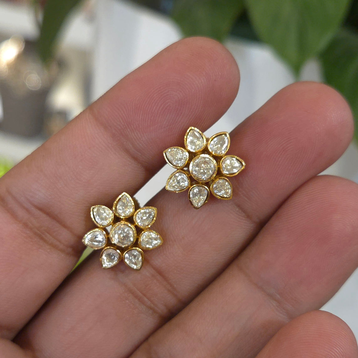Nitya moissanite studs detail