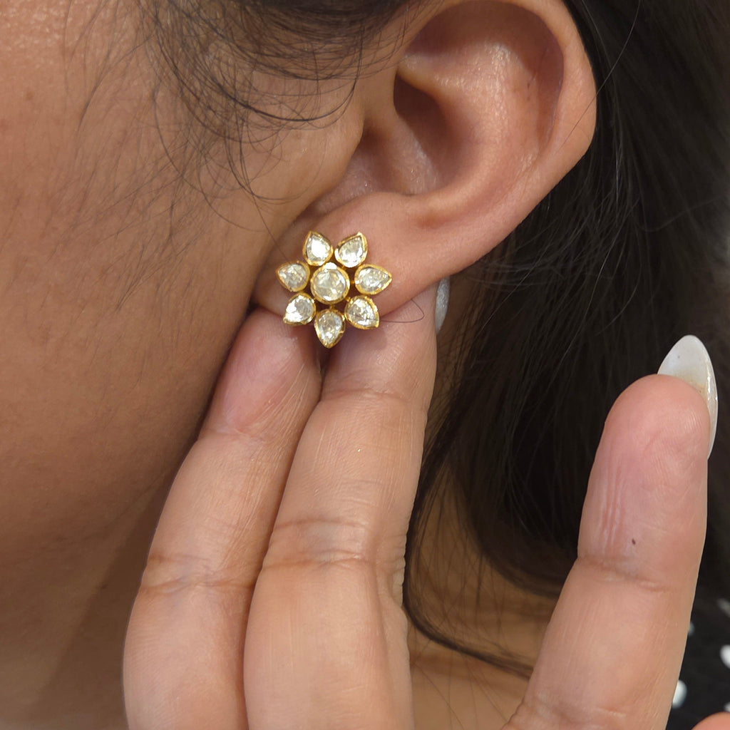 Nitya moissanite studs
