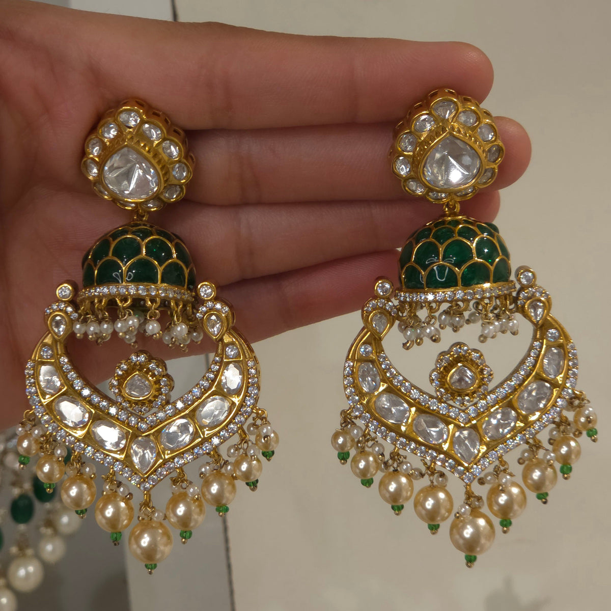 Bela polki earrings detail
