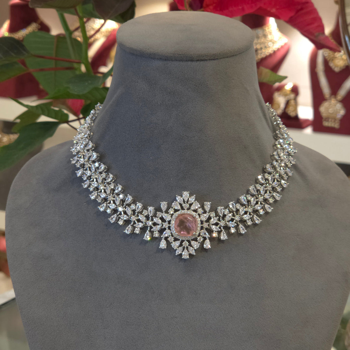 Yashvi AD necklace set detail