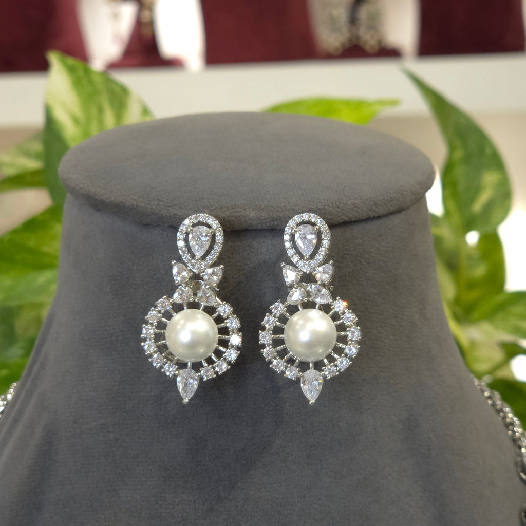 Phalguni pearl AD set detail